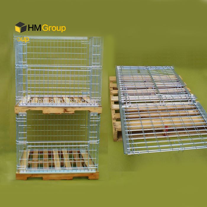 Draadkooi met houten pallet
